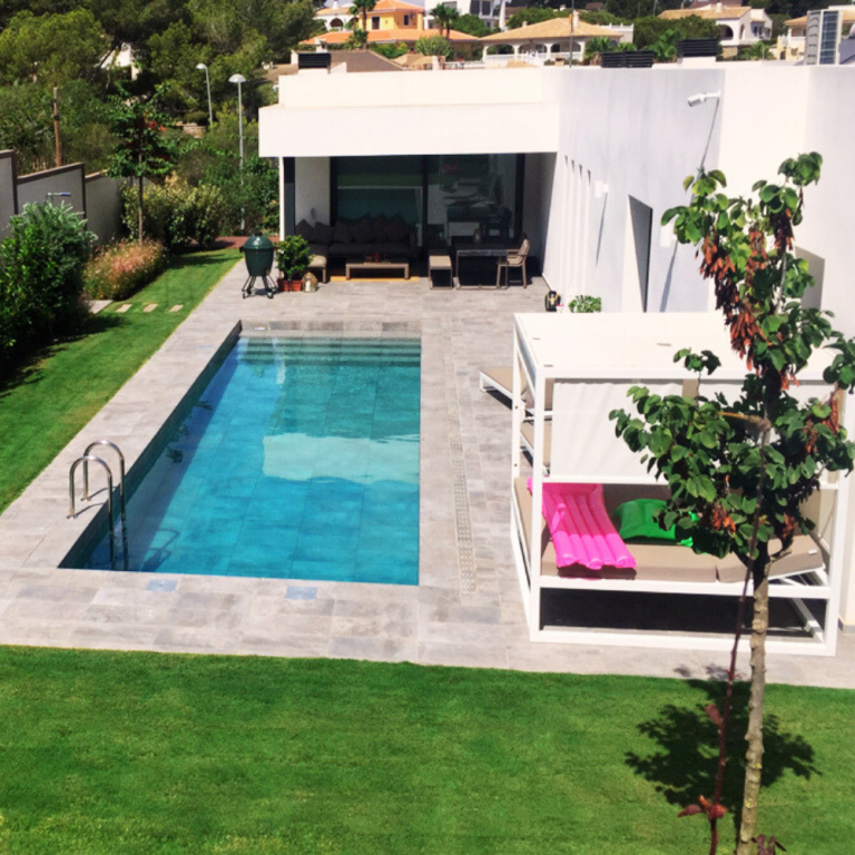 proyecto-jardines-con-piscina