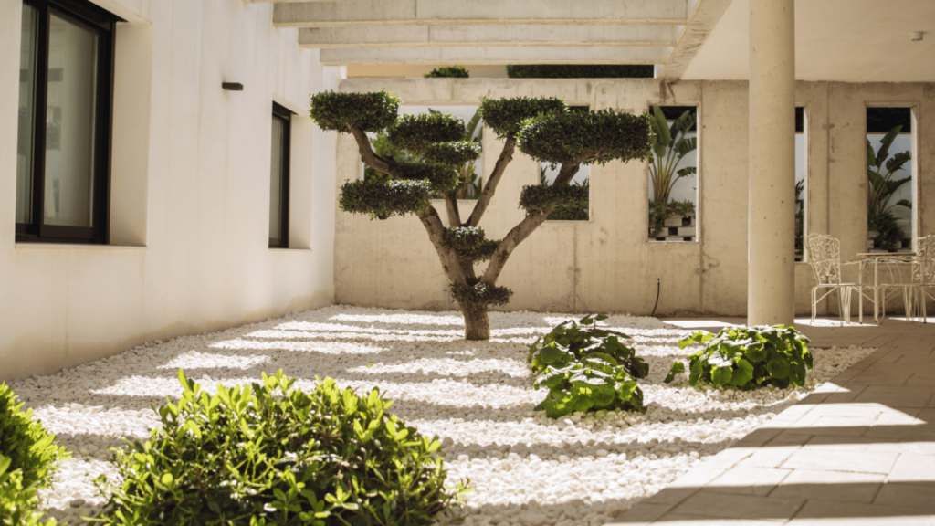cesped-artificial-patios-interiores-1
